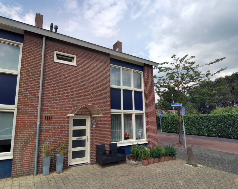 Aert van der Neerstraat 25, Bergen (L.)